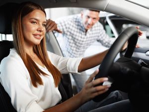 Flexible Evening Driving Classes for Busy Lives: Drive with Ease